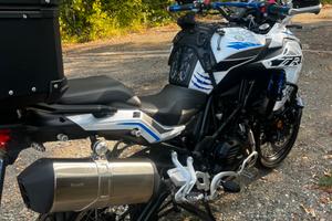 Benelli trk 502x