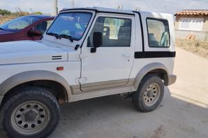 Suzuki Samurai 
