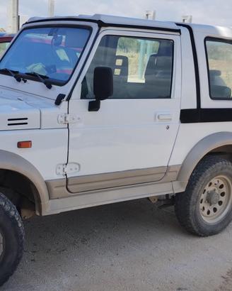Suzuki Samurai 