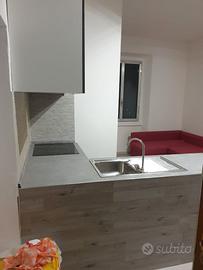 Monolocale ristrutturato bocconi (milano)