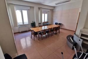 ZONA CENTRALISSIMA AMPIO UFFICIO