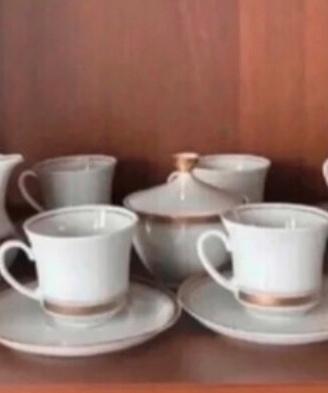 Servizio da te in porcellana e oro Wiuterling