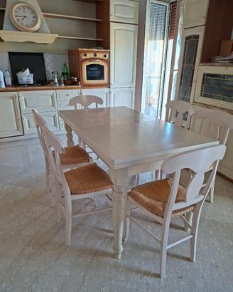 Tavolo in legno +sedie