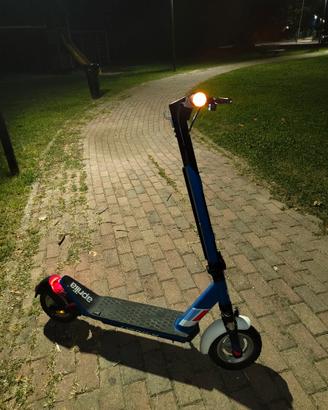 Monopattino Elettrico Aprilia Tuareg