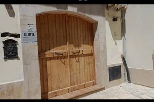 Locale ad uso attività commerciale