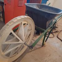 carriola concimatrice