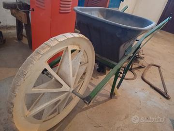 carriola concimatrice