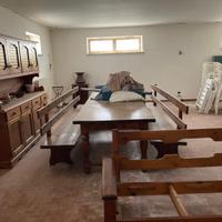 Tavolo da taverna con panche