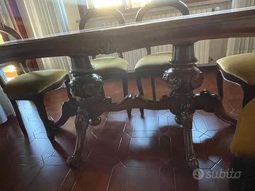 Tavolo in noce e sei sedie