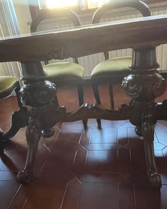 Tavolo in noce e sei sedie