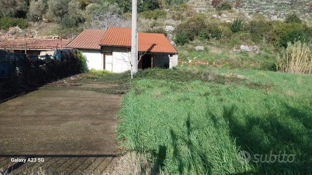 Gaeta terreno con comodo accesso