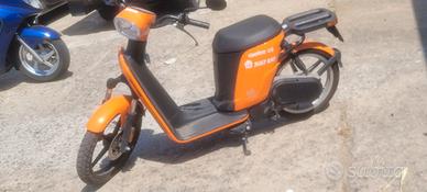 Scooter elettrico 50 doppia batteria Askoll