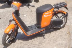 Scooter elettrico 50 doppia batteria Askoll