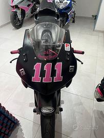 Cbr 600 rr pronto pista