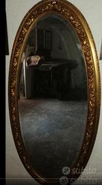 Specchio artigianale dorato a foglio d'oro