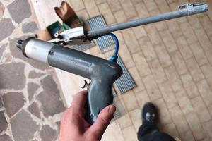 Pistola sparachiodi gomme neve