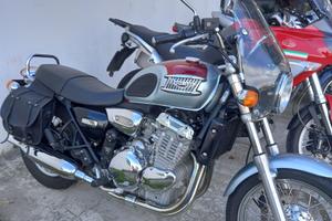 Moto Triumph Thunderbird 900