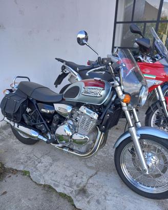 Moto Triumph Thunderbird 900