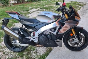 Aprilia tuono  1100 v4 