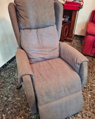 Poltrona elettrica reclinabile e sollevabile
