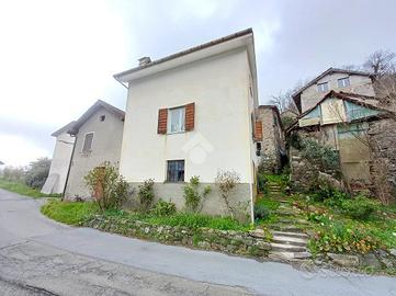 5 LOCALI A RONCO SCRIVIA