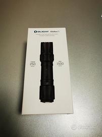 Torcia tattica OLIGHT ODIN S