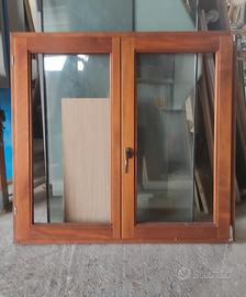 Finestra a due ante in Mogano 