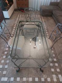 tavolo  più  sedie in ferro battuto 