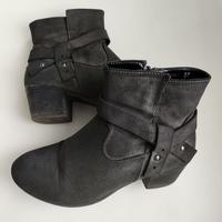 Stivaletti felpati grigi n. 37
