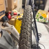 Copertone Pirelli Angel XT Urban nero