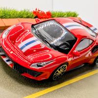 Ferrari 488 Pista e diorama 1:43