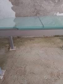 tavolo in cristallo