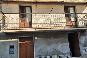 Trilocale Laureana di Borrello (RC)