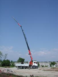 Gru FASSI 360 + jib su autocarro MAN 26 350 + PLE