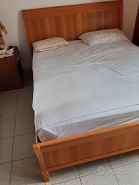 Letto color legno chiaro 200x168