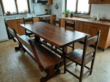 Tavolo in legno massello