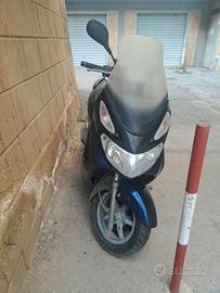 scooter Suzuki burgman 