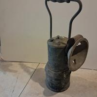 Antica lampada ad acetilene