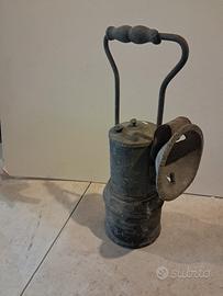 Antica lampada ad acetilene