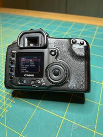 Canon EOS 20d reflex DSLR