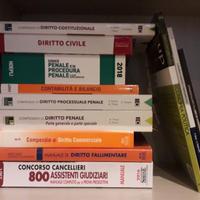 Compendi e libri vari per universita' e concorsi