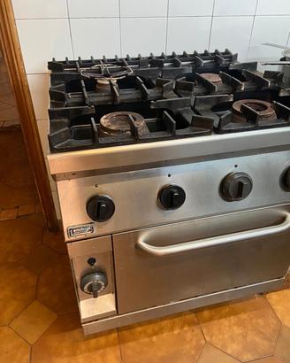 arredi e attrezzature professionali trattoria