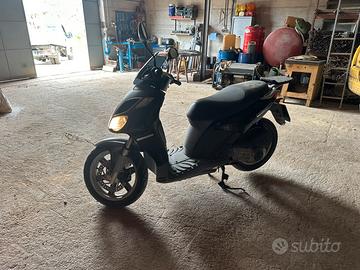 Aprilia sportcity 200c