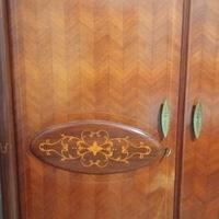 ARMADIO IN LEGNO INTARSIATO