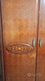 ARMADIO IN LEGNO INTARSIATO