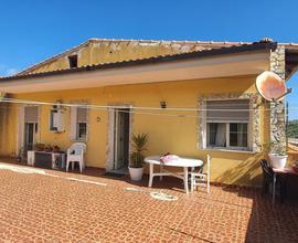 MONREALE:PANORAMICA VILLA CON TERRENO E TERRAZZO