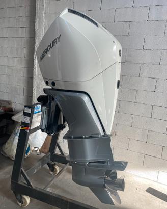 Mercury V8 250 XXL bianco 2025