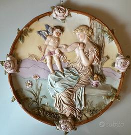 Placca liberty in porcellana bisquit