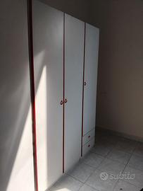 Guardaroba / Armadio  3 ante,  alto 198 ,  138, 46
