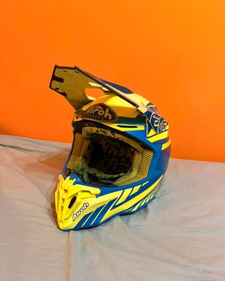 Casco Airoh replica Antonio Cairoli